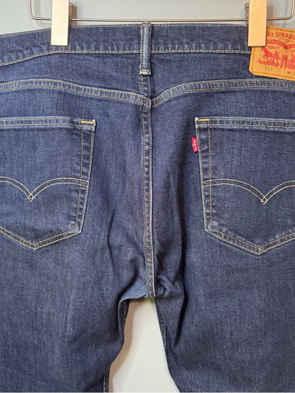 Levi's 513 Slim Straight Jeans in Dark Wash. Mens. 36x30 - Picture 7 of 10